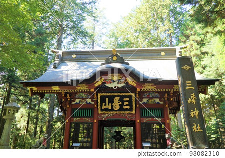 三鷹神社三門 三鷹神社三門 98082310