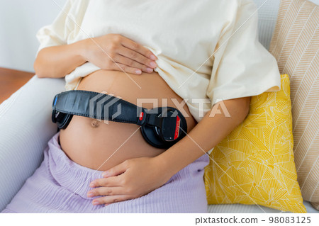 Prenatal image 98083125