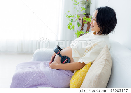 Prenatal image 98083127