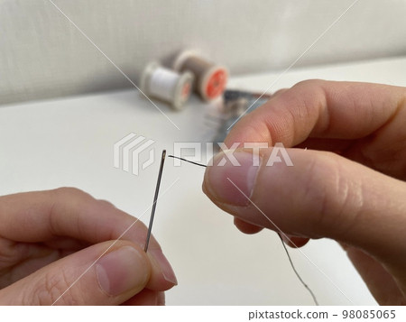 thread the needle 98085065