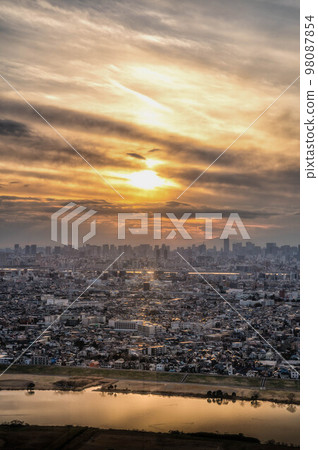 Ichikawa City, Chiba Prefecture: The evening view of Tokyo from the iLink Town Observatory 98087854