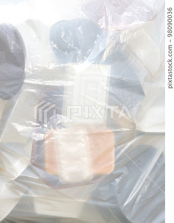 可回收垃圾圖片 ・垃圾袋中的泡沫容器 98090036