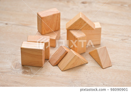 Wooden blocks, wood blocks, toys, toys, wood blocks, building blocks, building blocks, trees, solids. 98090901