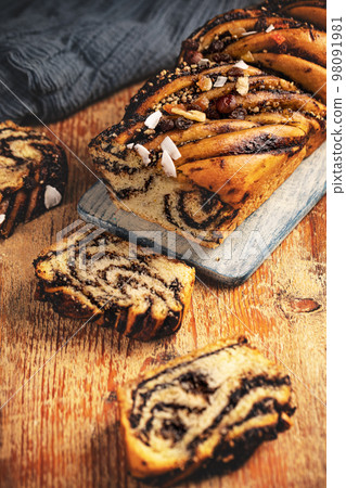 Vegan swirl brioche or babka 98091981