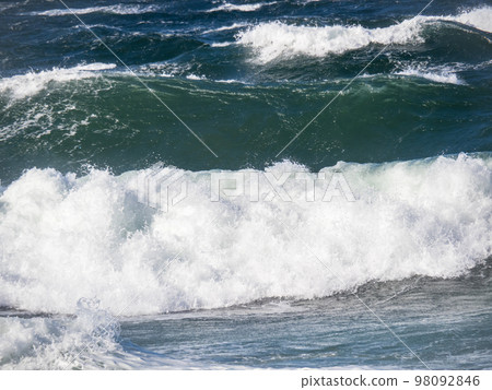 Rough waves of the sea. 98092846