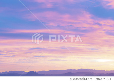 pale morning sky 98093994