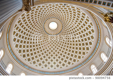 Interior of the dome of the Mosta rotunda. Malta Interior of the dome of the Mosta rotunda. Malta 98094738