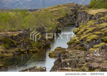 Silfra fissure in Thingvellir National Park, Iceland 98095402