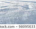 The surface of the fresh snow that fell in the morning 98095633
