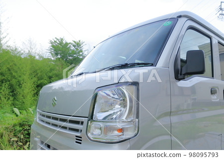 Light passenger car 98095793