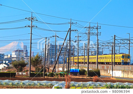 Sacred Mt. Fuji seen from Sayama City 98096394