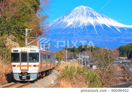 Minobu Line and Mt.Fuji 98096402