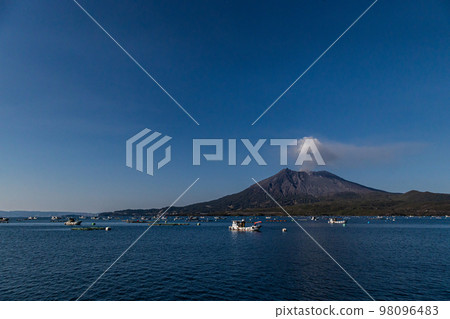 Scenery from Tarumizu City, Kagoshima Prefecture Sakurajima 98096483