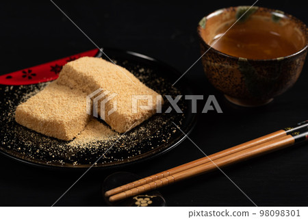 Kinako Mochi 98098301