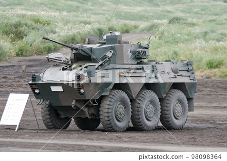 展出的陸上自衛隊偵察車 98098364