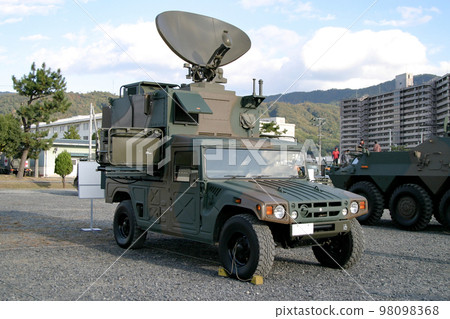 Communications vehicle of the Ground Self-Defense Force on display 98098368