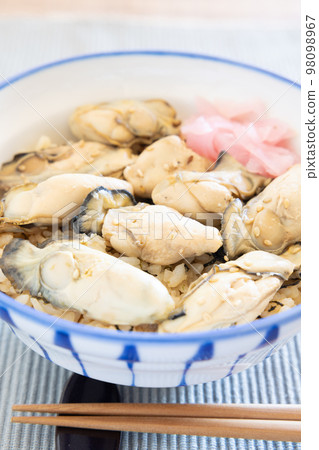 Oyster rice bowl 98098967