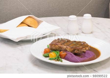 Beef Steak and Bread 98099522