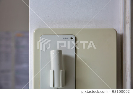 Digital x-ray machine for performing scanning in dental clinic. 98100002