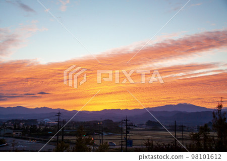 日出的天空 日出的天空 98101612