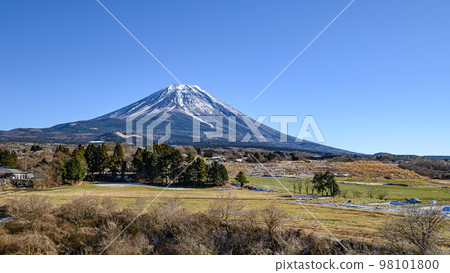Rural scenery of Fujigane and superb view of Mt.Fuji Rural scenery of Fujigane and superb view of Mt.Fuji 98101800