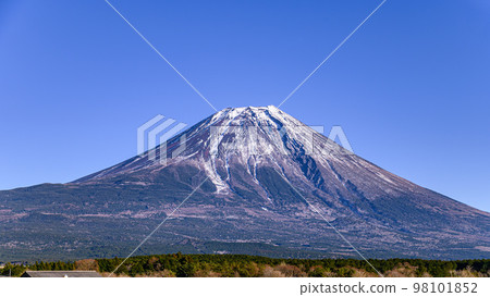 朝霧高原和富士山，冬天的風景 98101852