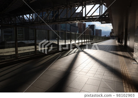 Empty sidewalk at Osaka Station 98102903