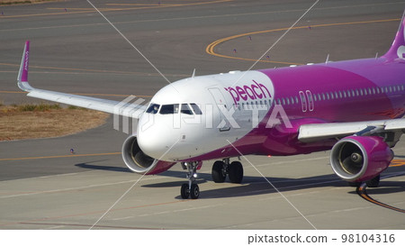 Peach Aircraft Diagonal Front Runway Chubu Centrair International Airport 98104316