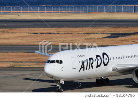 到港客機 客機機頭 客機進入現場 98104790