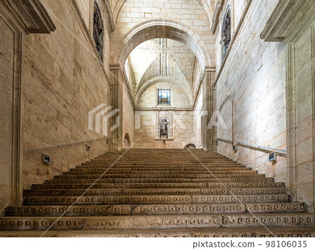 Interior of the monastery of Oseira at Ourense, Galicia, Spain. Monasterio de Santa Maria la Real de Oseira 98106035