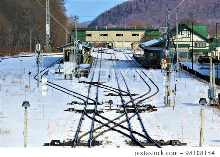 Engaru Station and tracks on the Sekihoku Main Line, famous for its switchbacks 98108134