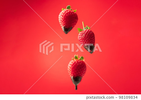 Strawberry Strawberry 98109834