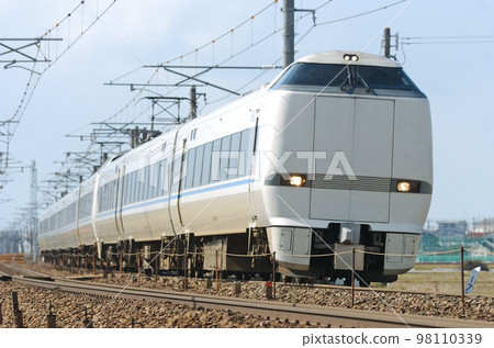 北陸本線加賀笠間-三河JR西日本683系列T32+T25編隊（金澤）雷鳥 98110339