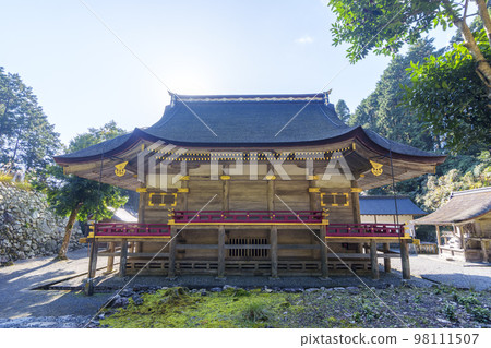 Hiyoshi Taisha in autumn, the back of the main hall of Higashi Hongu (Sakamoto, Otsu City, Shiga Prefecture) 98111507