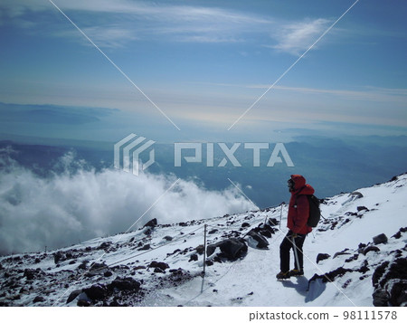 富士山在冬天爬 富士山在冬天爬 98111578