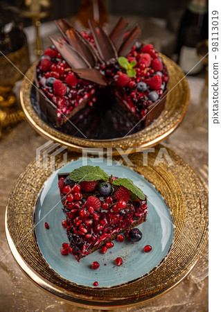 Creamy chocolate cake Creamy chocolate cake 98113019