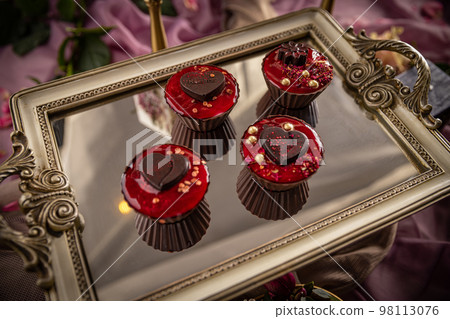 Fancy chocolate praline Fancy chocolate praline 98113076