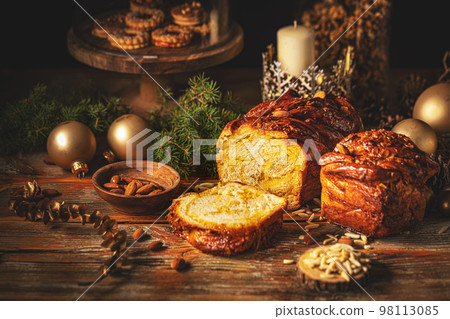 Traditional homemade Christmas sweet bread Traditional homemade Christmas sweet bread 98113085