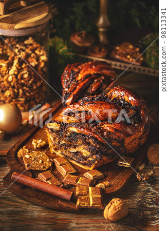 Chocolate babka dessert 98113341