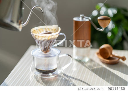 咖啡手衝咖啡HARIO V60萃取蒸汽白色條紋 咖啡手衝咖啡HARIO V60萃取蒸汽白色條紋 98113480