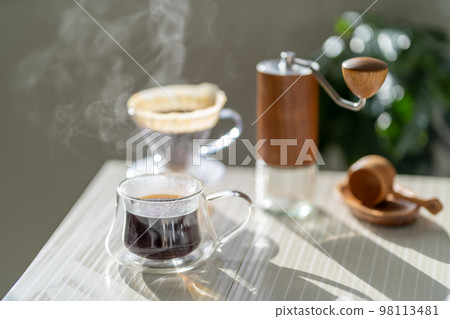 咖啡手衝咖啡HARIO V60萃取蒸汽白色條紋 咖啡手衝咖啡HARIO V60萃取蒸汽白色條紋 98113481