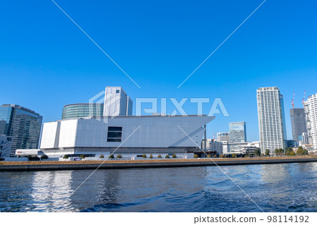 Developing Yokohama cityscape including K Arena seen from Yokohama Port 98114192