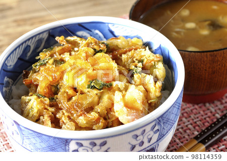 Vegetable and Shrimp Kakiage Don and Miso Soup 98114359