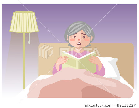 老年婦女晚上在床上看書,有不愉快的事情 老年婦女晚上在床上看書,有不愉快的事情 98115227