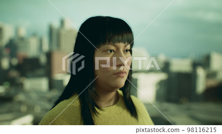 Mexican woman portrait in the city 98116215