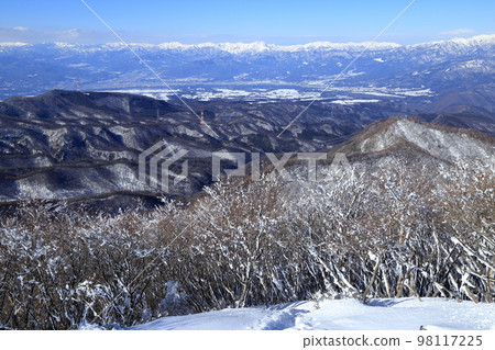 Scenery of Mt. Akagi in severe winter (Mt. Kurohigi, Open Space in the Sky / January 2023) Scenery of Mt. Akagi in severe winter (Mt. Kurohigi, Open Space in the Sky / January 2023) 98117225