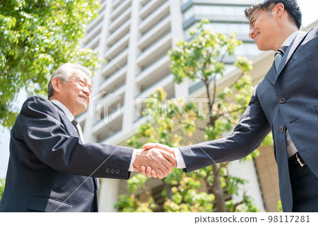 握手業務 98117281