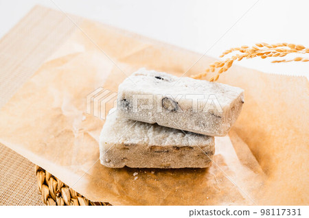 Freshly pounded rice cake Bean rice cake 98117331