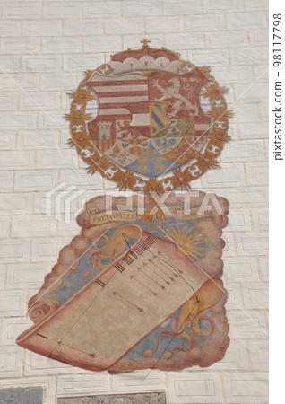 Austria, Innsbruck, Prince Ferdinand's love nest Ambras castle, sundial on the wall Austria, Innsbruck, Prince Ferdinand's love nest Ambras castle, sundial on the wall 98117798