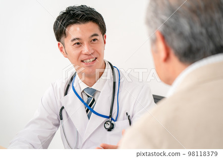 Medical image face-to-face 2 people Medical image face-to-face 2 people 98118379